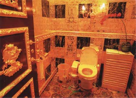 香港黄金厕所耗资3800万港币 配以宝石珍珠打造