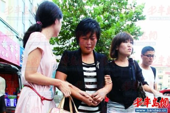 鲁若晴的母亲周茂娥于 21日下午返回青岛。
