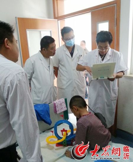 9月26日，临沂市人民医院组织了儿科、消化内科、感染科等专家会诊，对患儿症状、病理、治疗方法等进行了分析讨论。