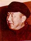 晁哲甫 (1894-1970) 于1956年-1958年任校长，校址青岛