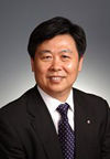 徐显明(1957-)于2008年11月-2013年10月任校长，校址济南