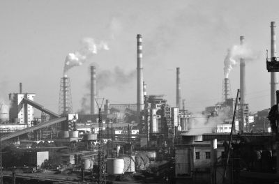 11月3日，环保部督查组在河南安阳发现，安钢厂区存在烟气超标排放。